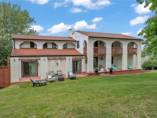 3031 Marie Dr, Gibsonia, PA 15044