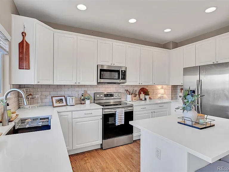 6037 S Walden Ct — Photo 10