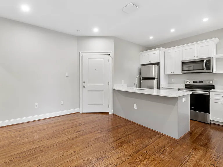 806 N Arthur Ashe Blvd #11 — Photo 15