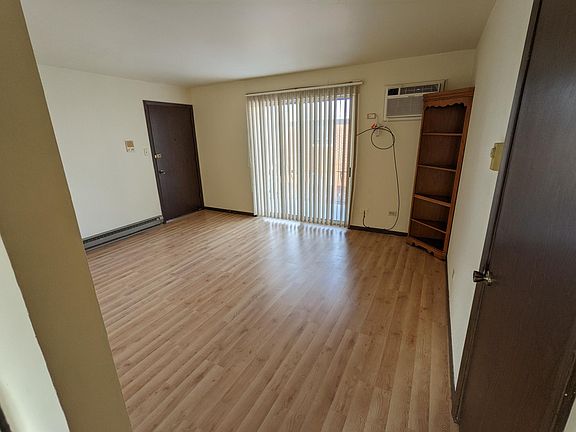 5th image of 17719 Park Blvd APT 3E