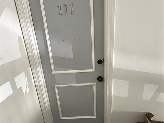 5th image of 400 New River Rd APT 111