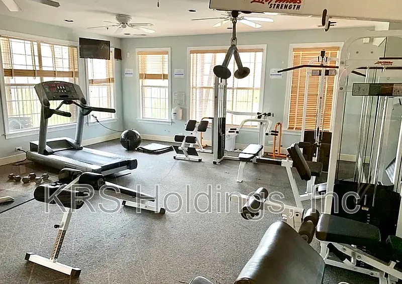 2 bed, 2.0 bath, 1100 sqft, $1,795 — Photo 2