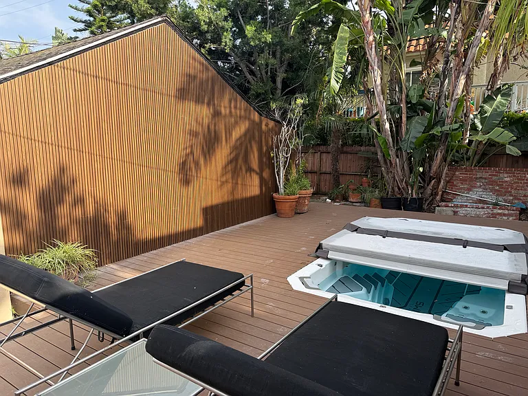 8748 Ashcroft Ave — Photo 35