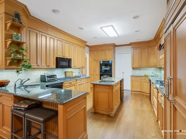 853 East 26th Street image 11 of 14