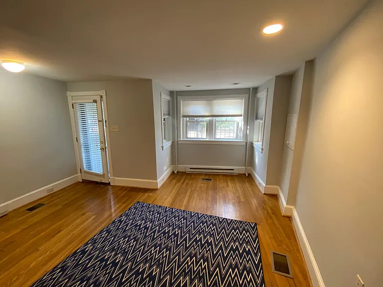 330 N Carolina Ave SE #BASEMENT — Photo 16