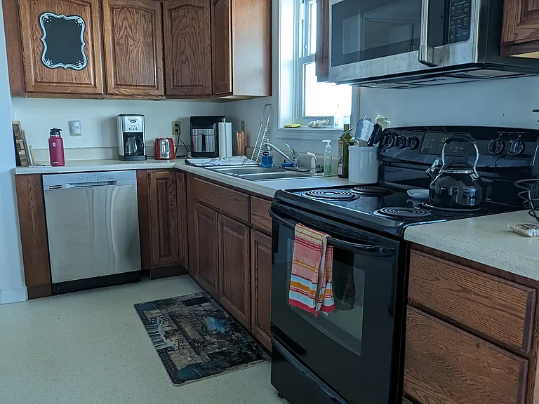 full kitchen