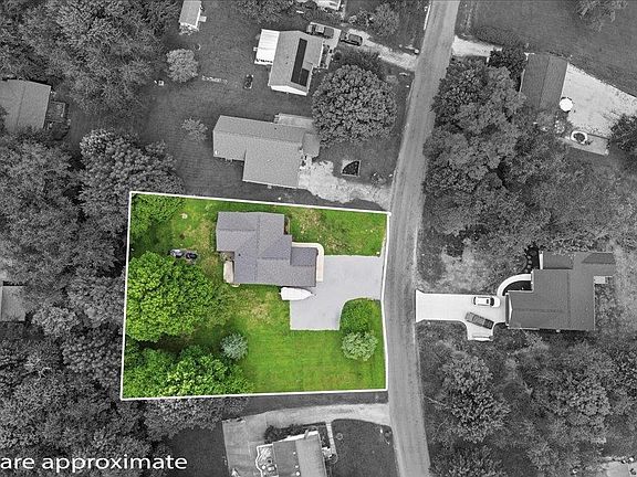 3rd image of 148 Jonathon Dr