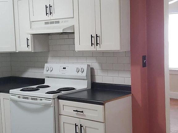 5th image of 303 N 18th Ave