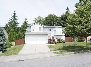 8115 Crown Ridge Blvd, Arlington, WA 98223