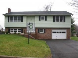 1117 Tamara Ln, Johnson City, NY 13790