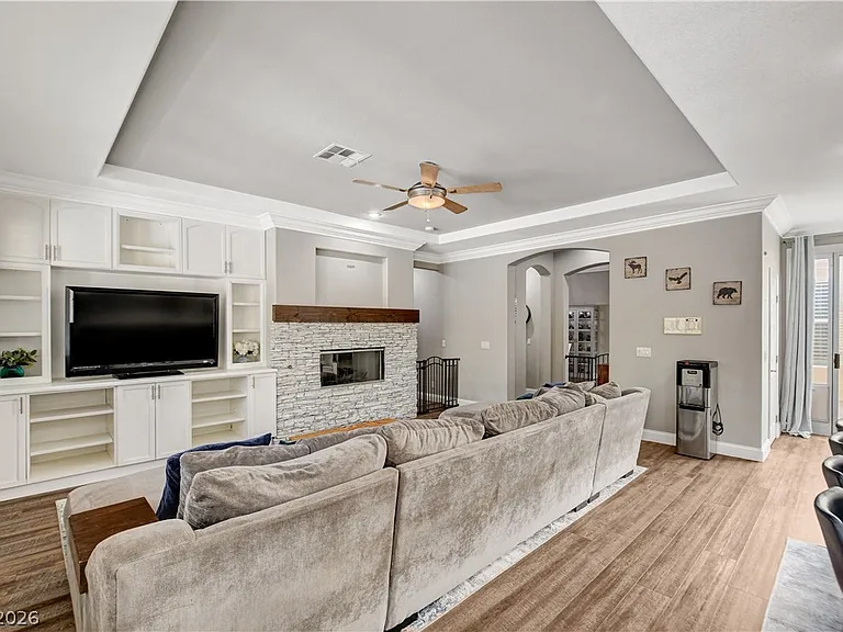 8086 Merlewood Ave — Photo 27