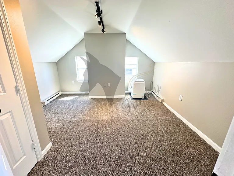 Main Bedroom with Closet