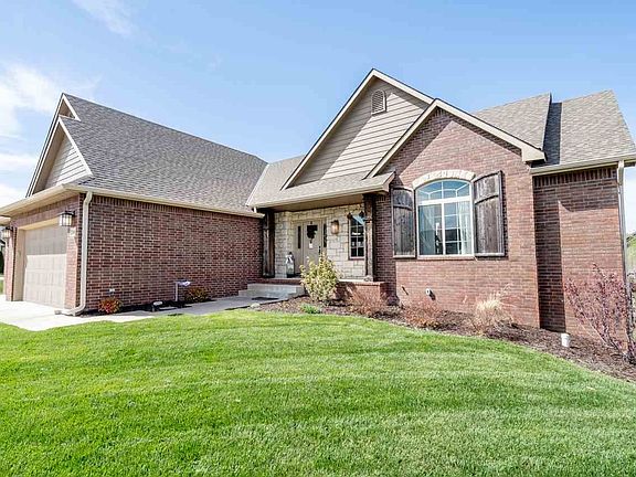3rd image of 1010 E Rosemont Ct
