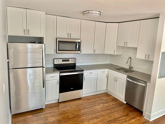 2nd image of 850 W Margate Ter #200
