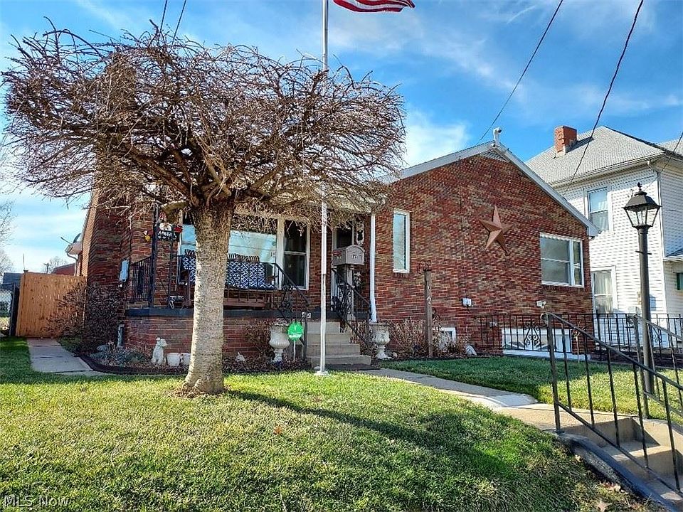 1st image of 612 Hawthorne St