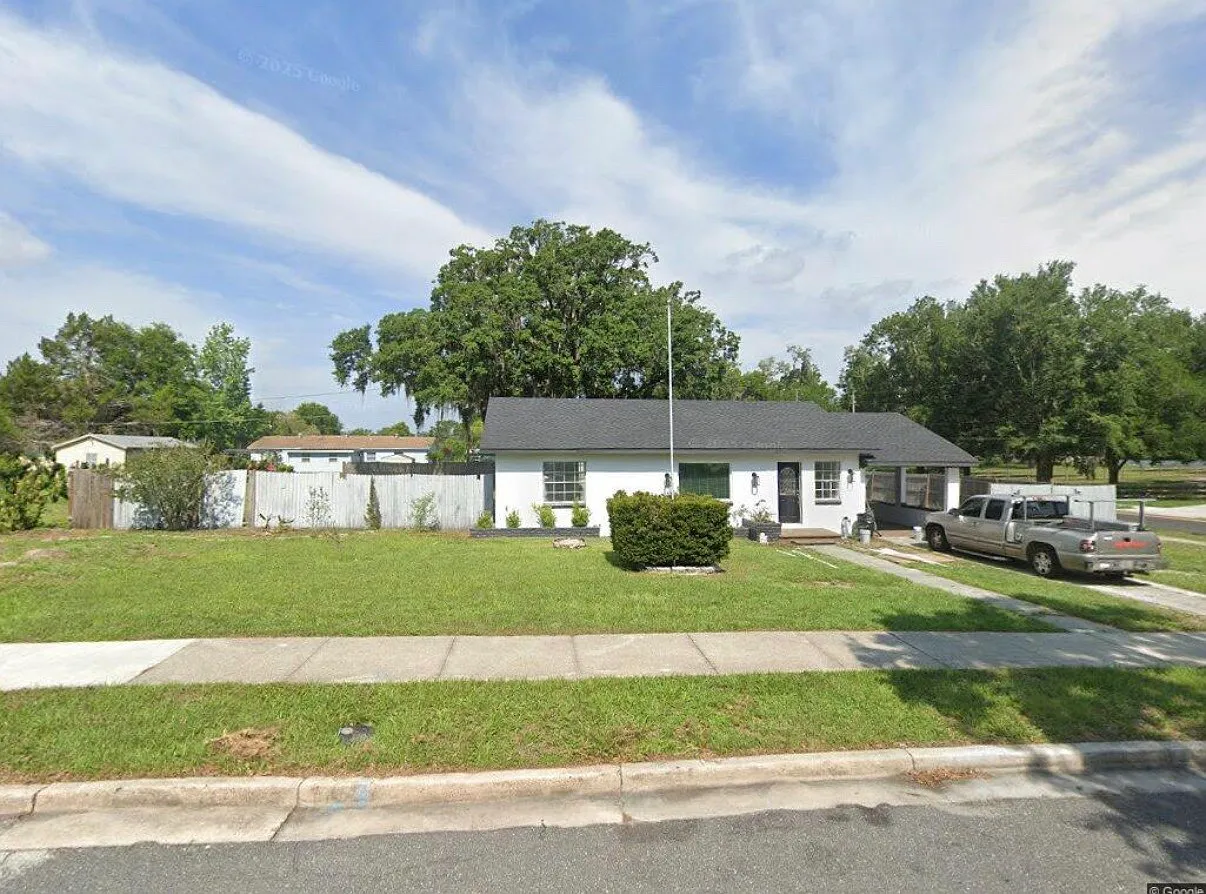 3 bed, 1599 sqft, $2,800 — Photo 1