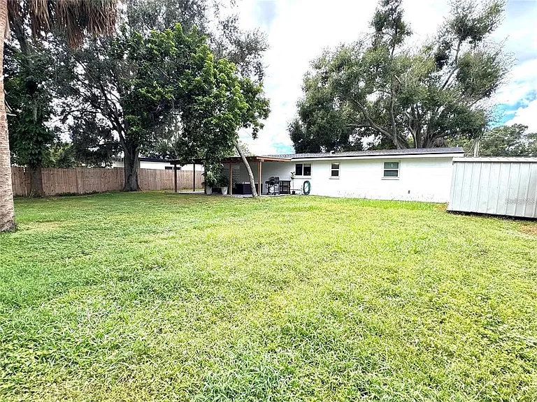 9616 Pine Ridge Ave — Photo 28