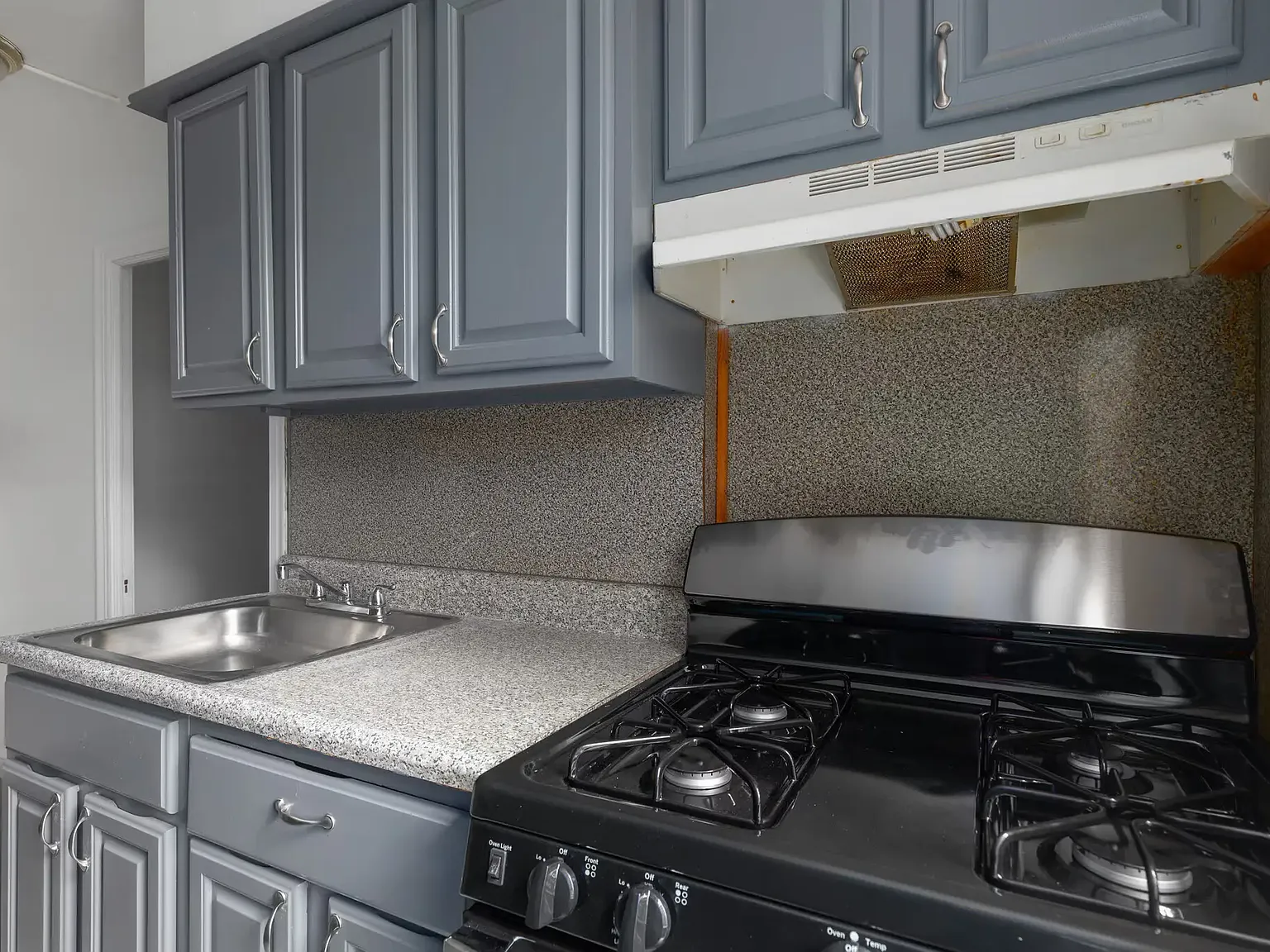 2 bed, $1,600 — Photo 4