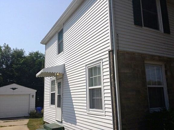 2nd image of 1620 Tacoma Ave