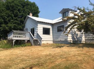 203 Cedar Ln, Hope, ID 83836