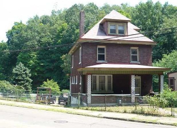 2nd image of 951 Woods Run Ave