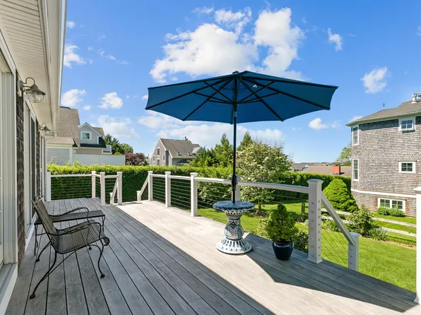 479 Wolcott Ave, Middletown, RI 02842