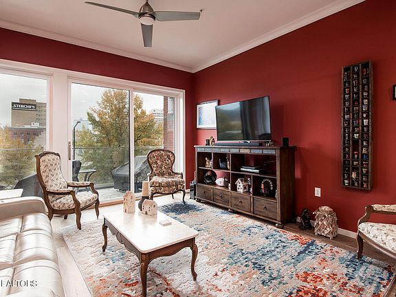 3rd image of 333 W Depot Ave #218