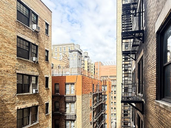 2nd image of 2841 Broadway #6O