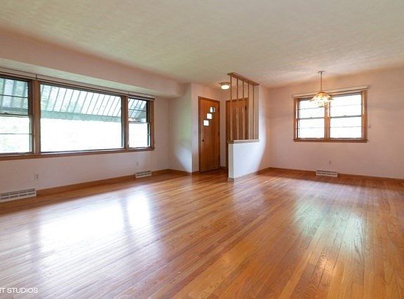 3rd image of 2116 Edgewood Dr