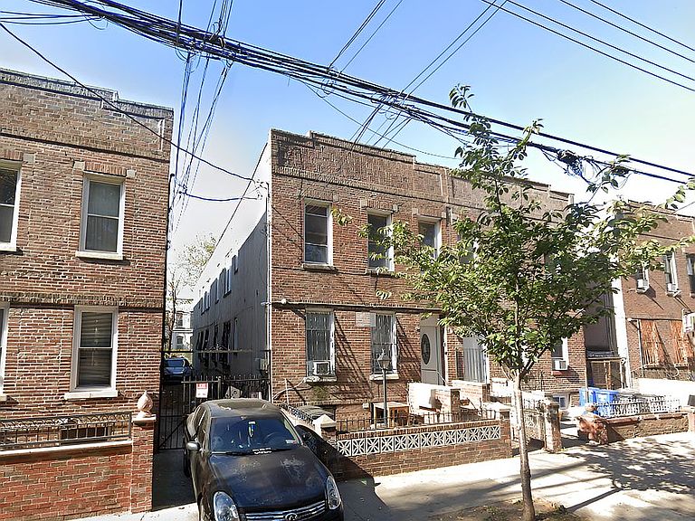 Listing photo 2