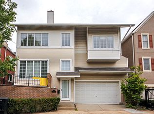 2927 N Honore St, Chicago, IL 60657