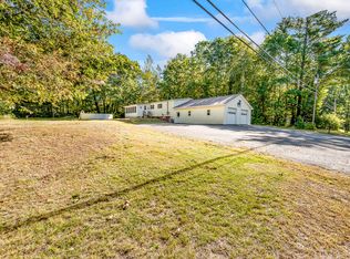 203 Main St, New Sharon, ME 04955