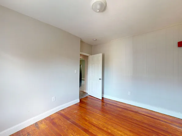 645 Douglas Ave #2F, Providence, RI 02908