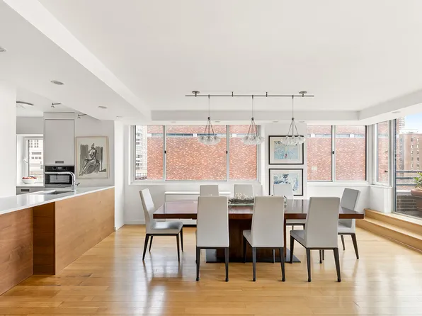 45 West 67th Street image 4 of 10