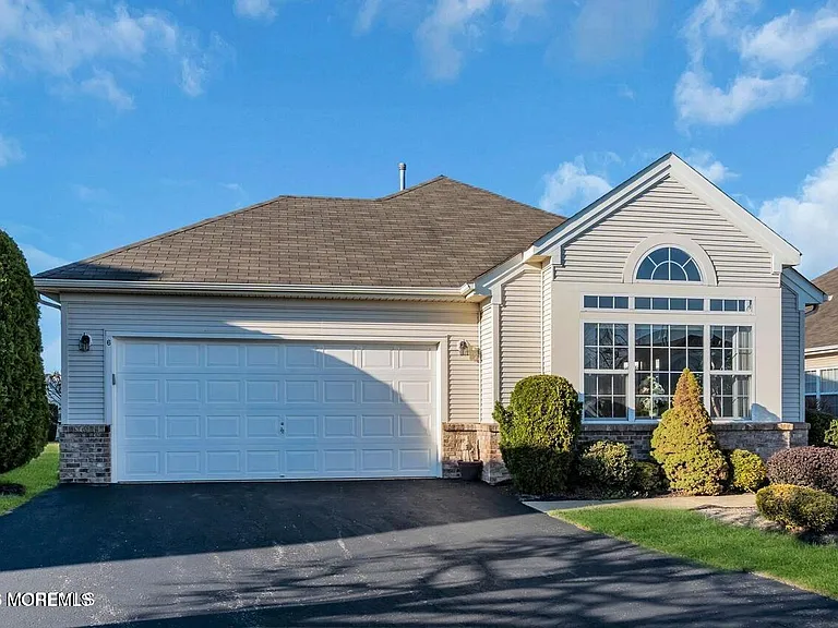 6 Castile Ct — Photo 1