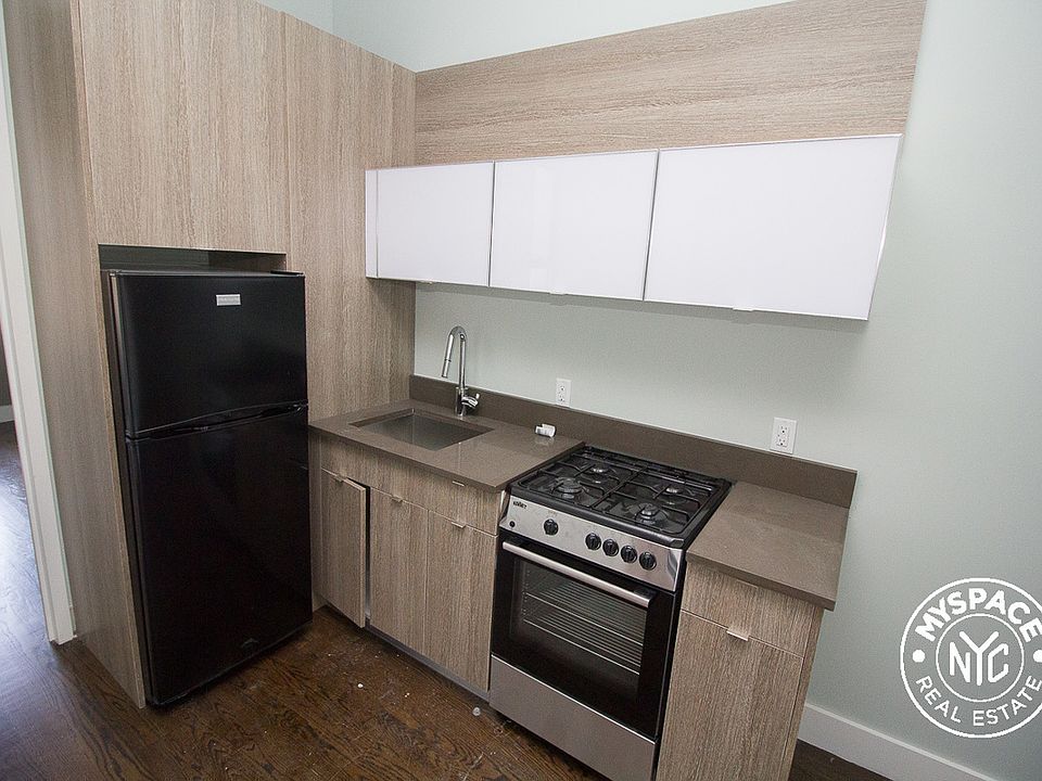 1st image of 903 Saint Johns Pl APT 3C