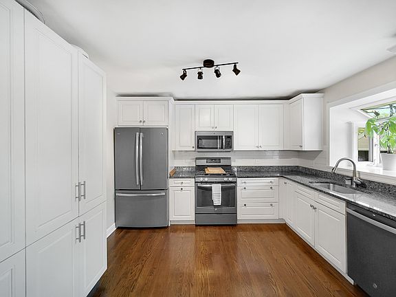 5th image of 9345 S Millard Ave