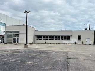 4th image of 6017-59 N Western Ave
