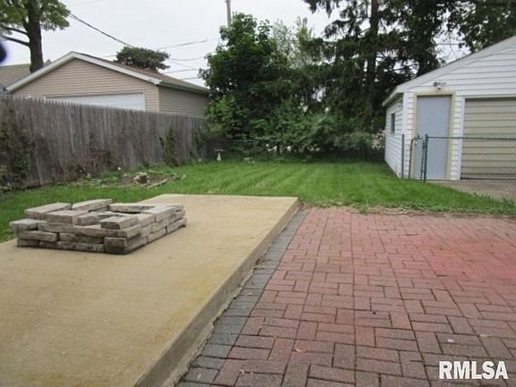 4th image of 603 W Richwoods Blvd