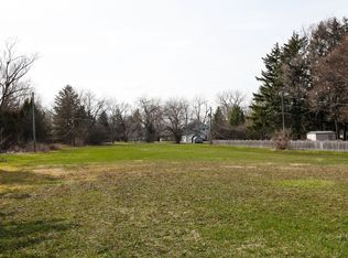 412 Blackhawk Dr, Westmont, IL 60559