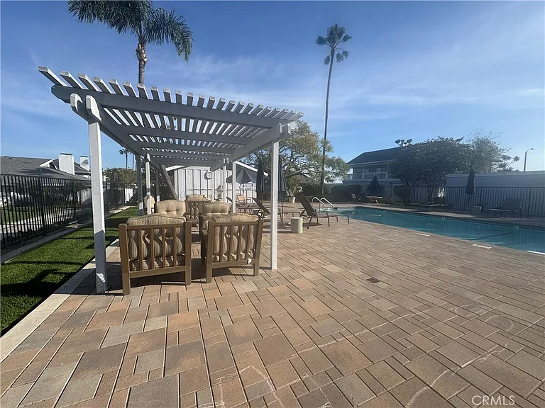 2522 University Dr — Photo 17
