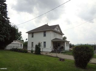 229 W Main St, Elizabeth, IL 61028