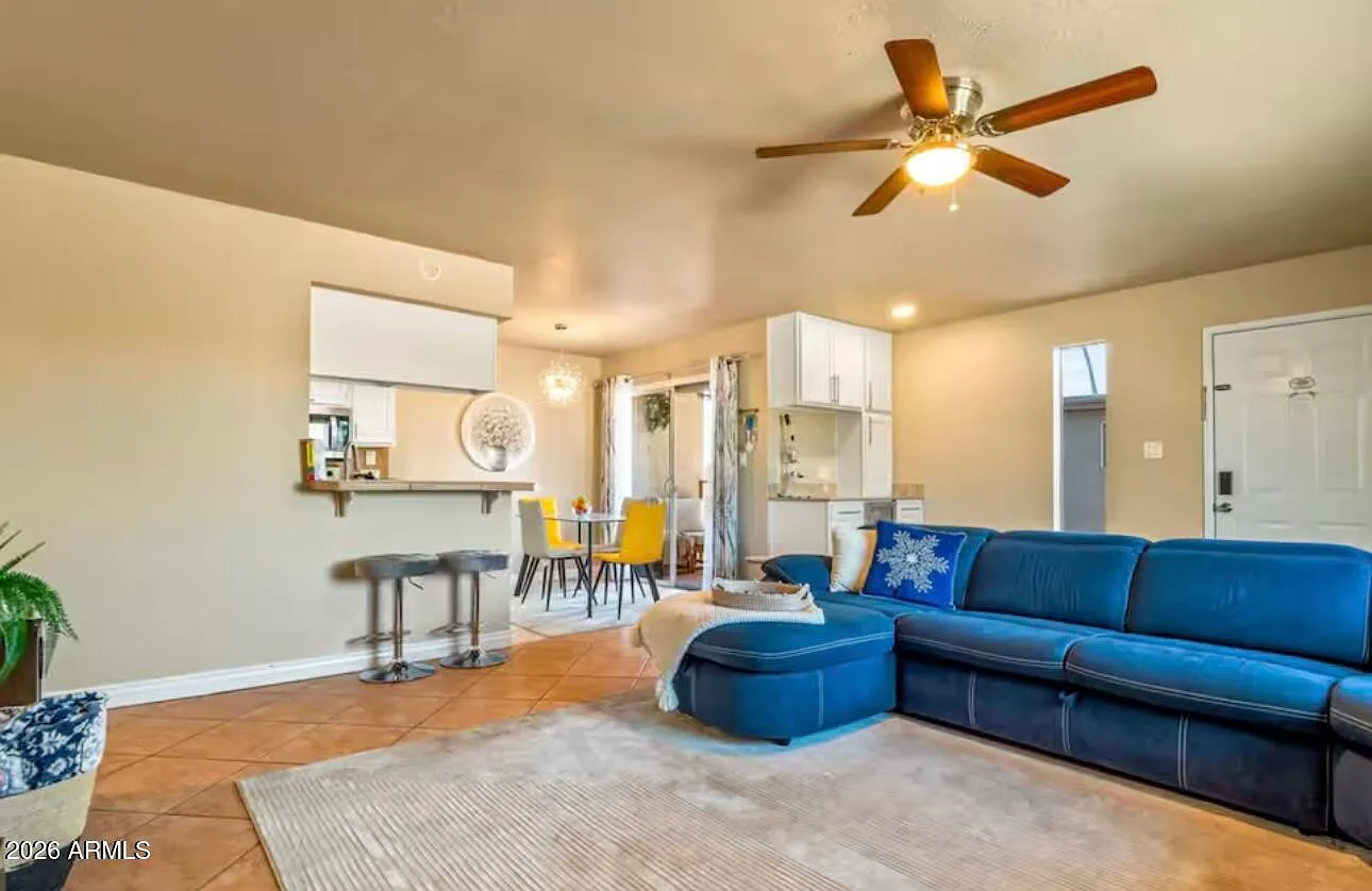 2 bed, 1.0 bath, 1026 sqft, $2,050 — Photo 4
