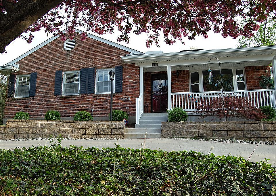 2nd image of 3150 Lexington Rd