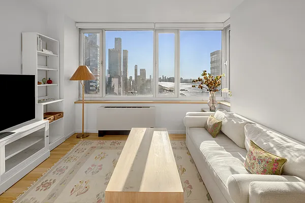 Rented by Douglas Elliman | media 19