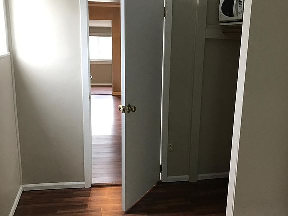 3rd image of 1732 4th St APT 4