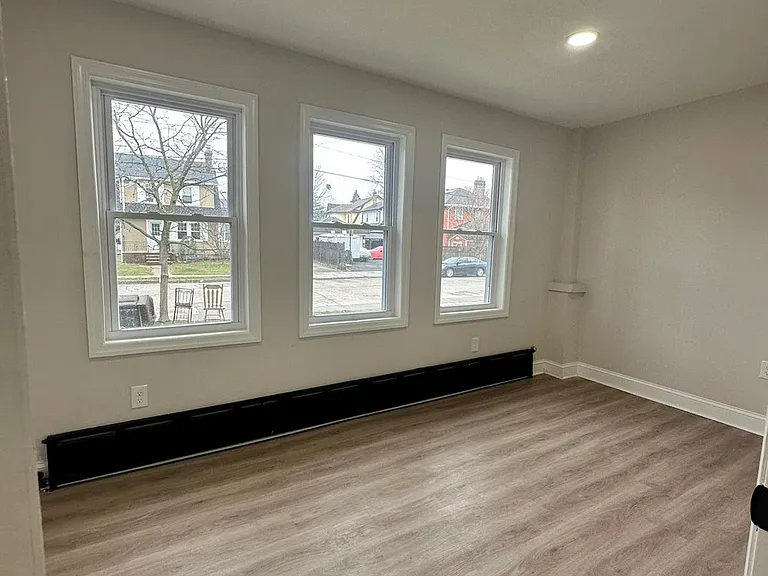 181 W Stearns St — Photo 11