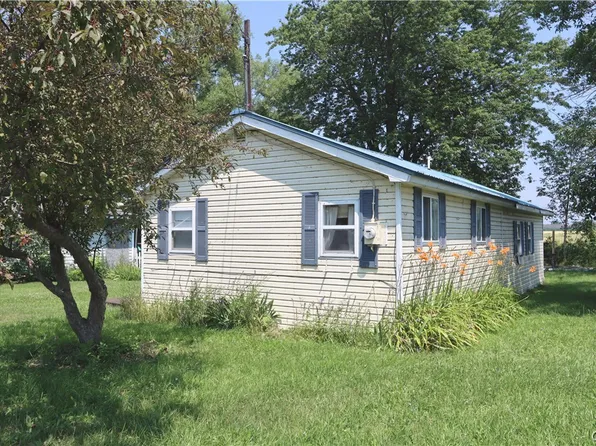 112 Brown Shores Rd, Sackets Harbor, NY 13685