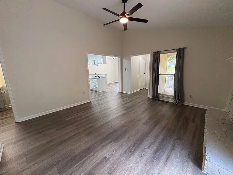 491 Oates Dr — Photo 5