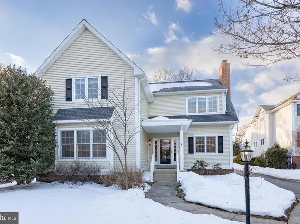 956 Pinehurst Dr, Chester Springs, PA 19425